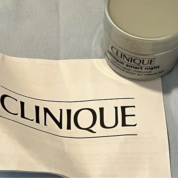 BRAND NEW Unopened Clinique Smart Night Moisturizer For Face & Neck So Smoothing - Picture 2 of 6